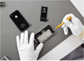 gallery/iphone-repair tech